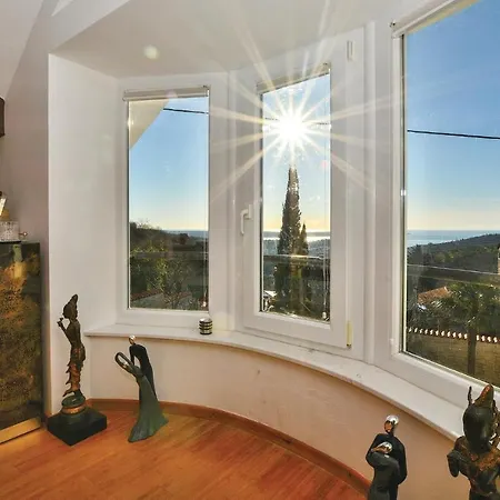 Lovely In Izola With Kitchen *