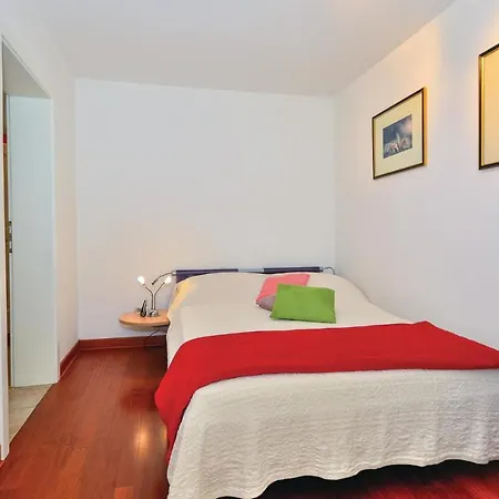 Holiday home Lovely In Izola With Kitchen