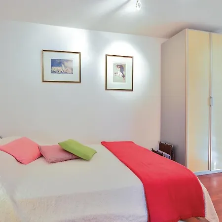 Lovely In Izola With Kitchen Hébergement de vacances Izola