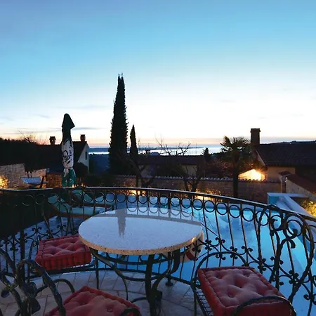 Holiday home Lovely In Izola With Kitchen