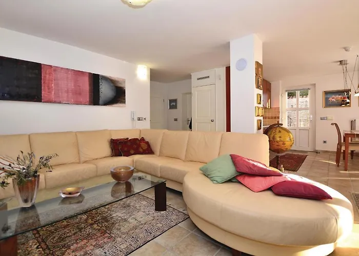 Lovely In With Kitchen איזולה