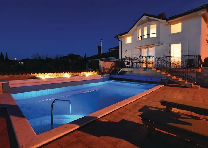 Lovely In With Kitchen בית נופש