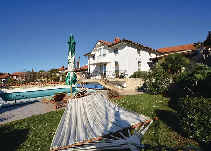 Lovely In With Kitchen בית נופש *