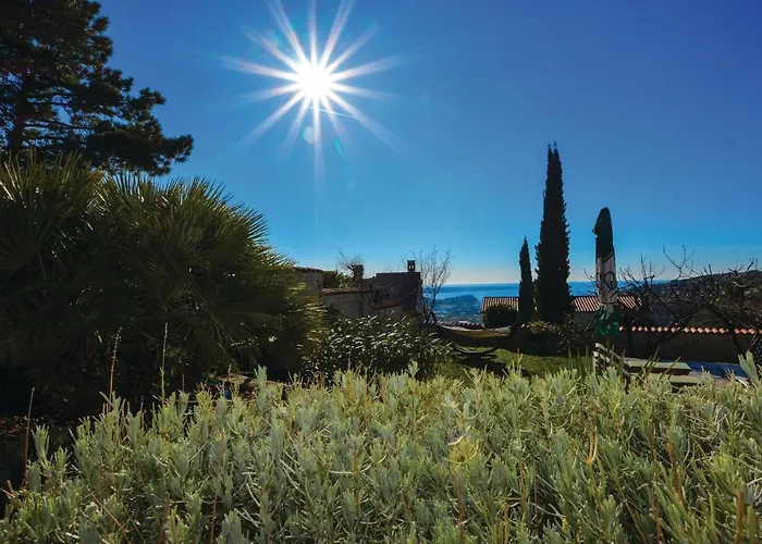 Lovely In With Kitchen איזולה