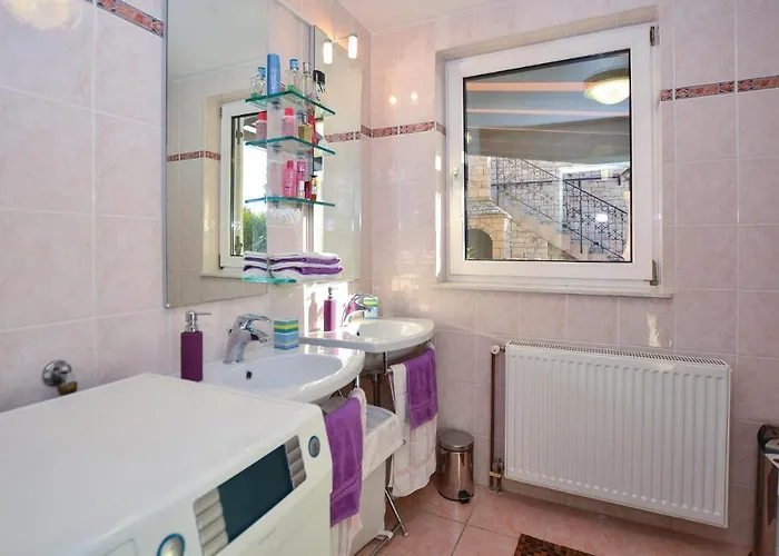 Lovely In With Kitchen איזולה