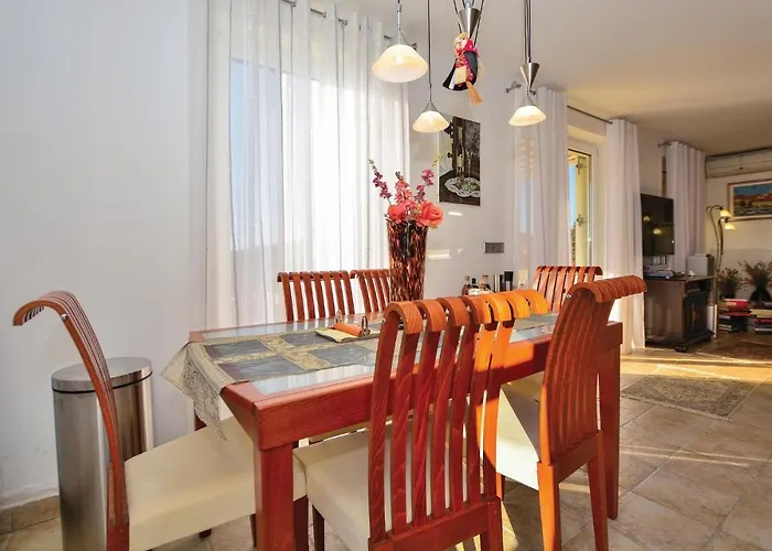 בית נופש Lovely In With Kitchen