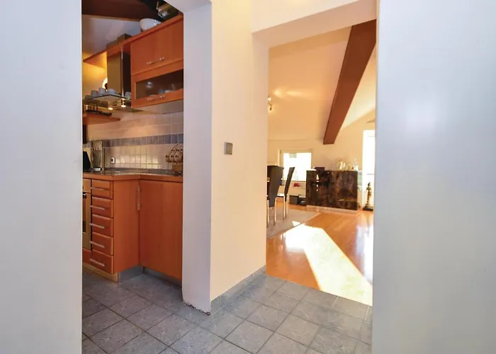 Lovely In With Kitchen בית נופש